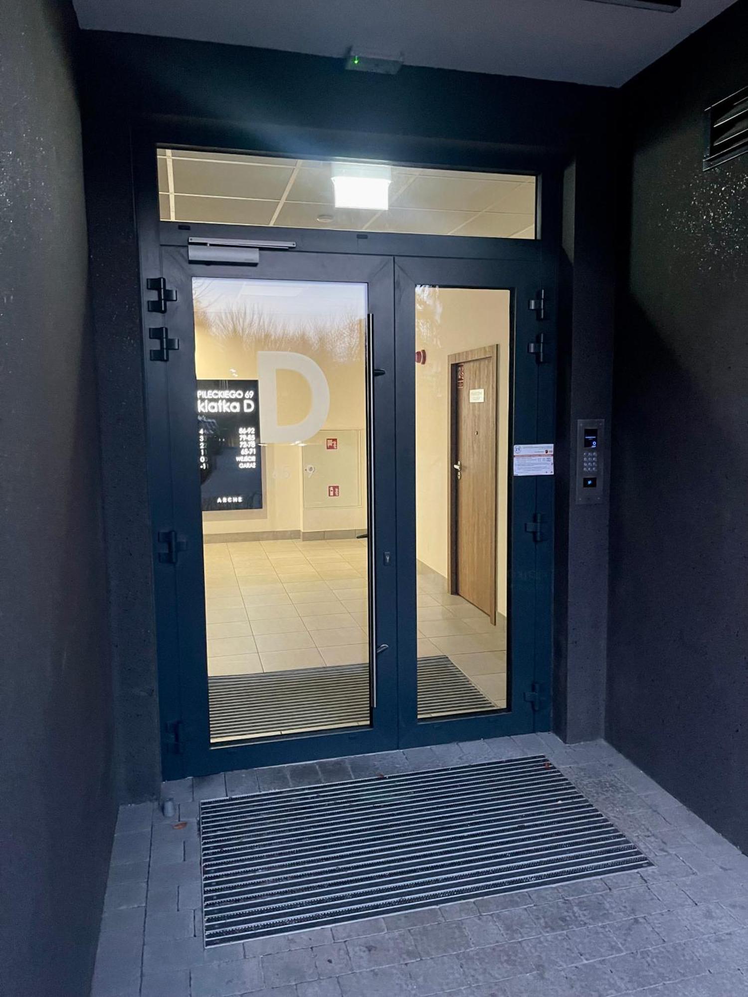 Time&House Pileckiego Przy Centrum Onkologi I Klinice Novum Apartament Na Wylacznosc Pokoj,Sypialnia,Lozko, Lazienka,Kuchnia Appartement Warschau Buitenkant foto